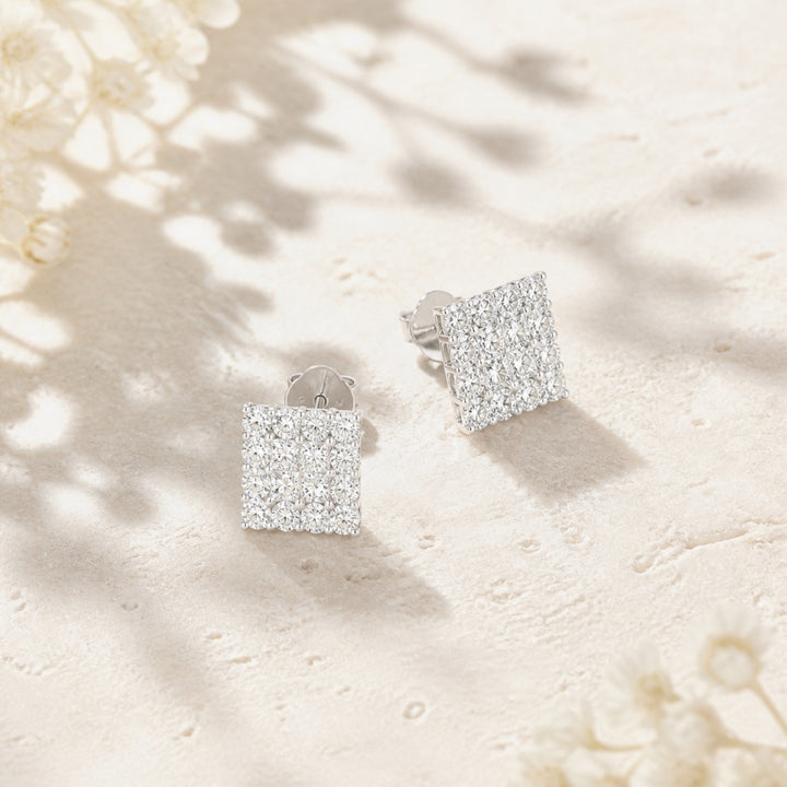 DE6820 - 18K White Gold Diamond Cluster Stud Earrings