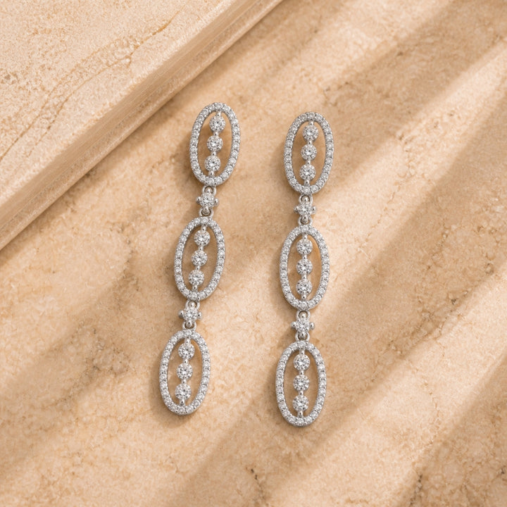DE9344 - 18K White Gold Diamond Drop Earrings