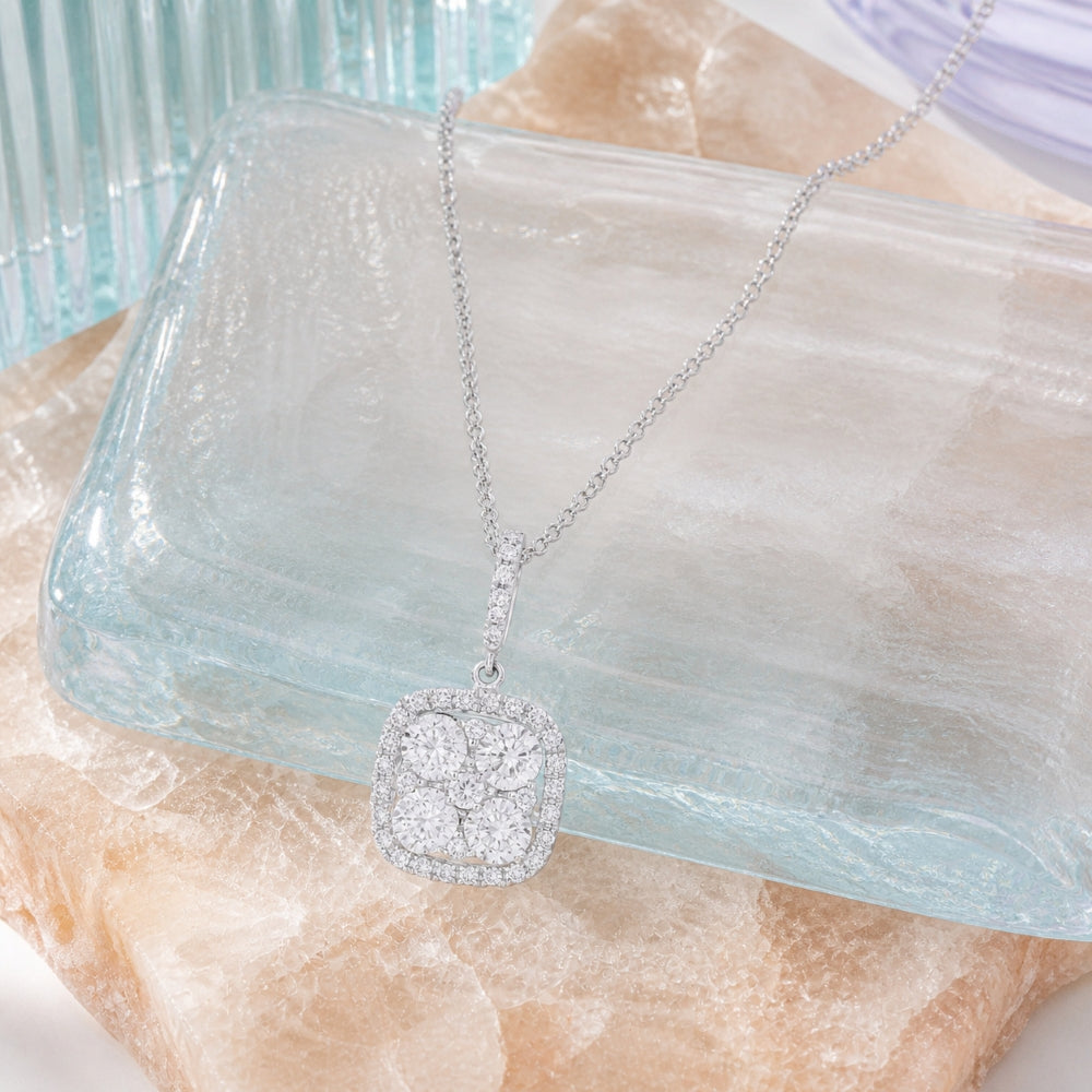 DN4869 - 18K White Gold Diamond Pendant
