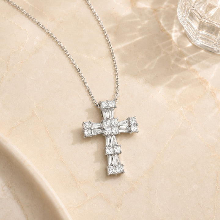 DP3977 - 18K White Gold Diamond Crucifix Cross Pendant