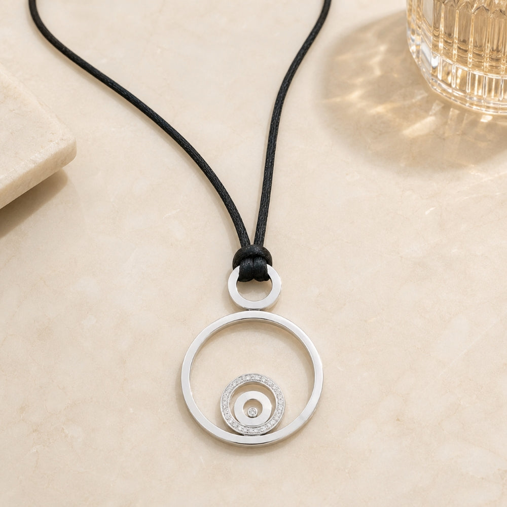 DP4609 - 18K White Gold Diamond Pendant