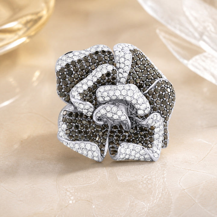 DR10222 - 18K White Gold Black Diamond Flower Ring
