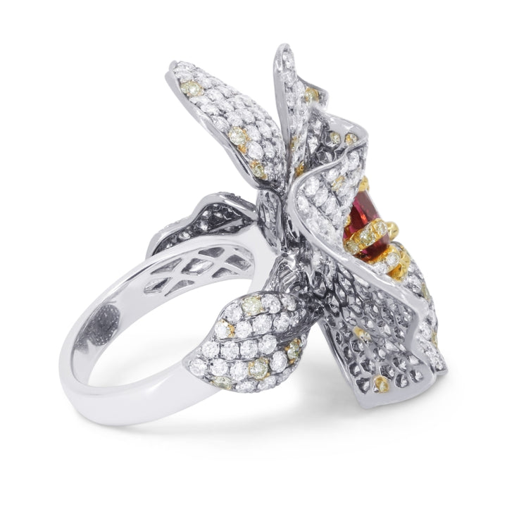 DR11959 - 18K White Gold Yellow Diamond Flower Ring