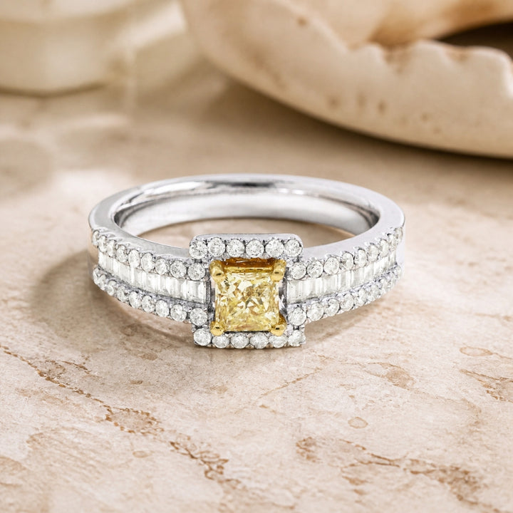 DR9250 - 18K White Gold Yellow Diamond Ring