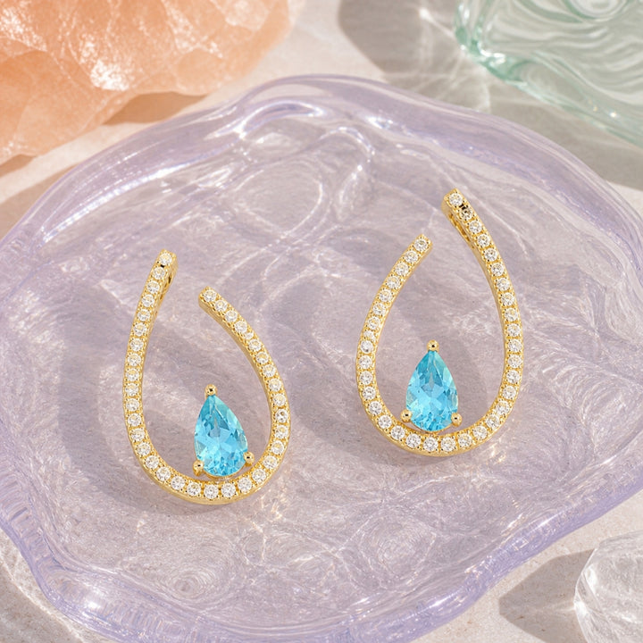E1466 - 14K Gold Pear Drop Earrings