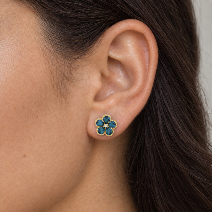 E1518 - 14K Gold Flower Stud Earrings