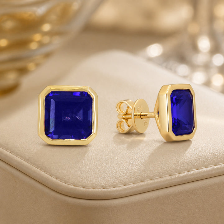 E1829 - 14K Yellow Gold Cushion Stud Earrings