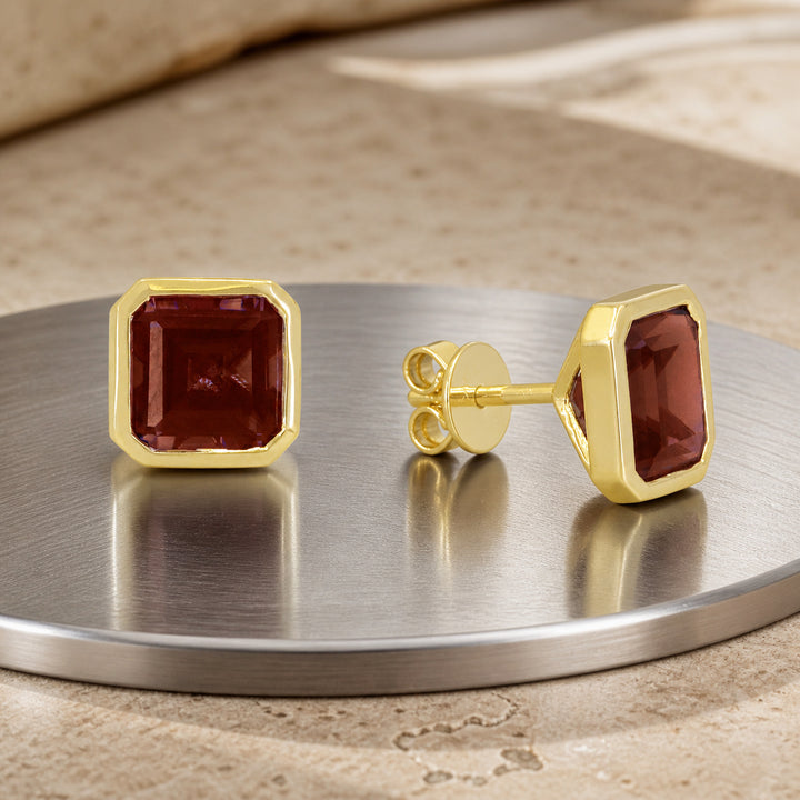E1829 - 14K Yellow Gold Cushion Stud Earrings