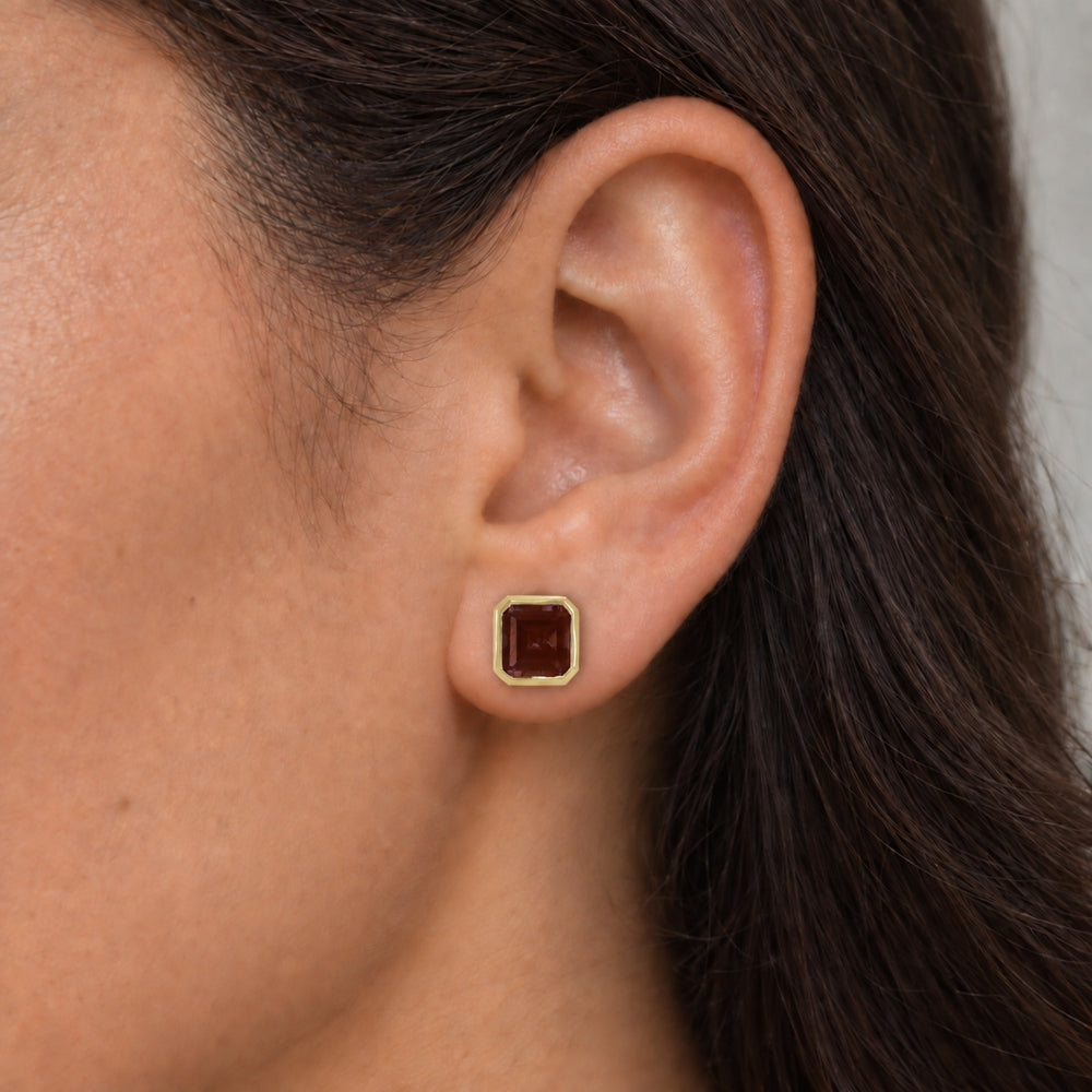 E1829 - 14K Yellow Gold Cushion Stud Earrings