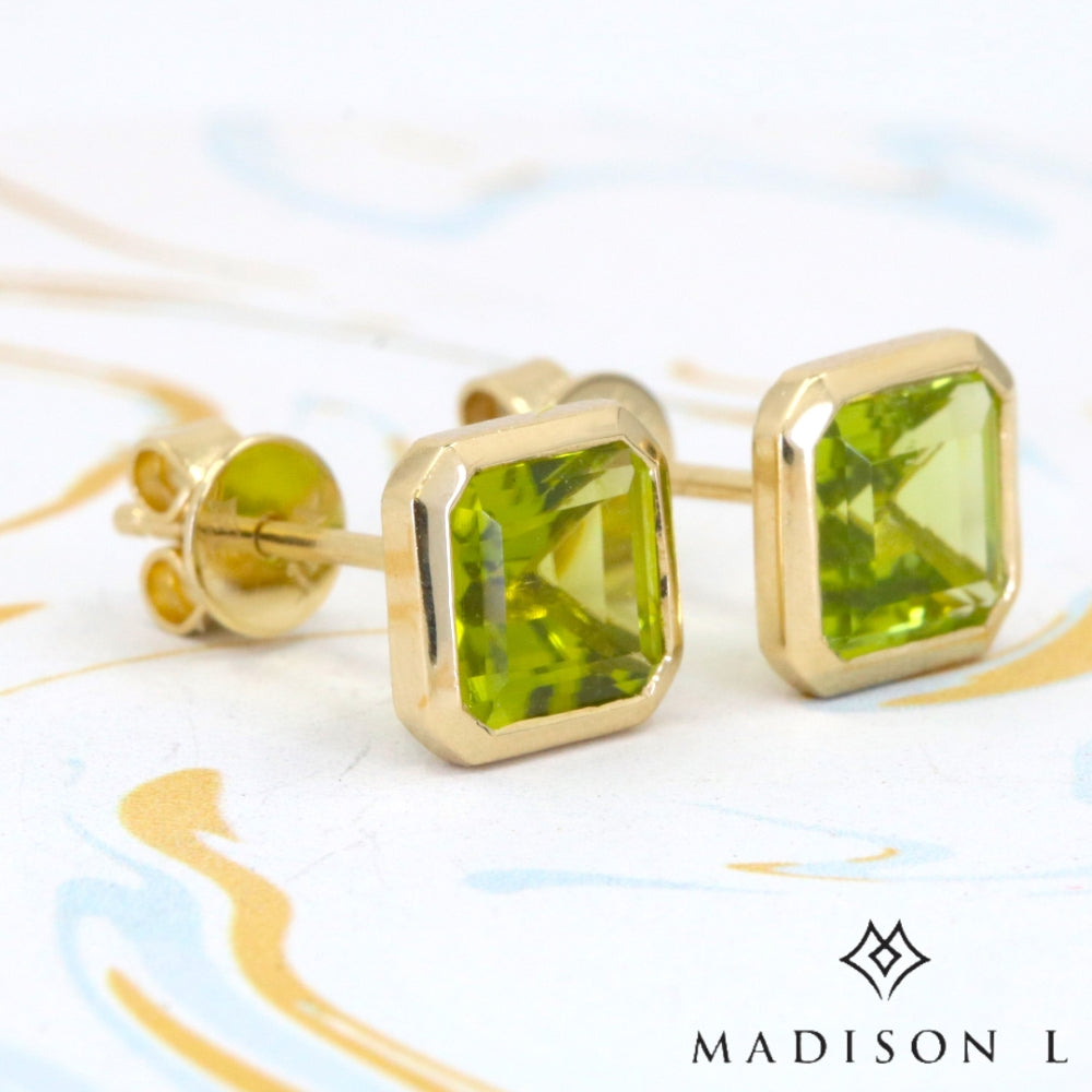 E1829 - 14K Yellow Gold Cushion Stud Earrings