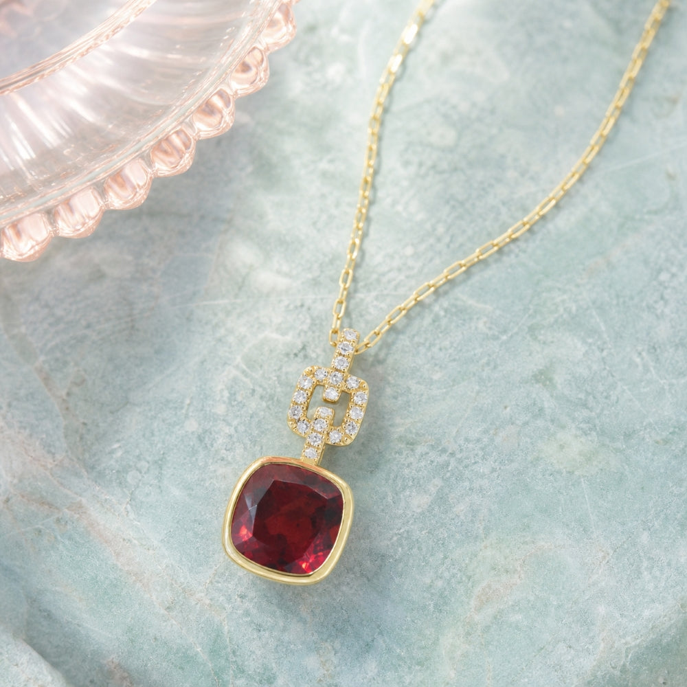 N1981 - 14K Yellow Gold Pendant