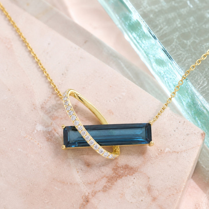 N2043 - 14K Yellow Gold London Blue Topaz Paperclip Necklace