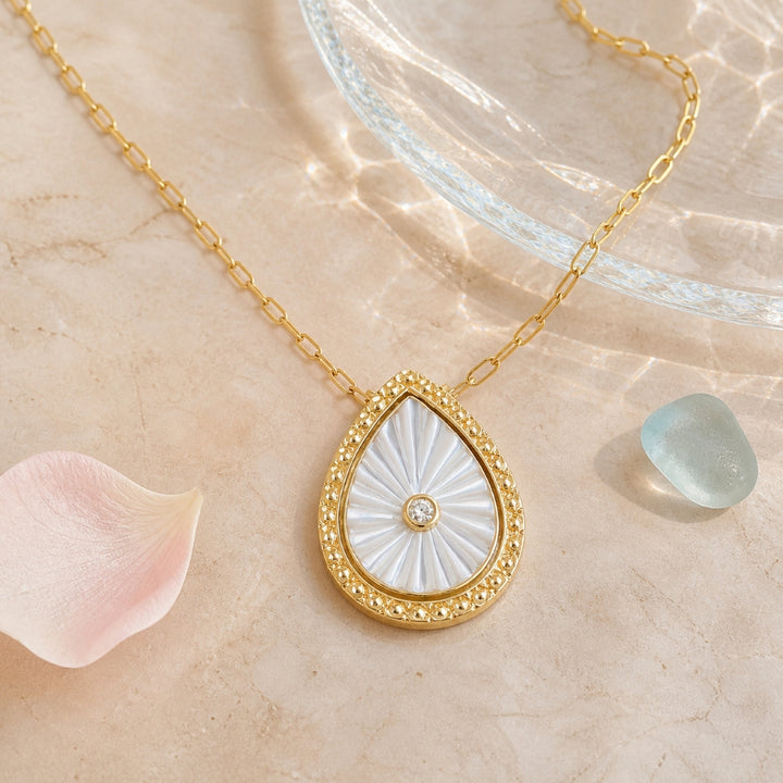 N2146 - 14K Yellow Gold Mother of Pearl Necklace