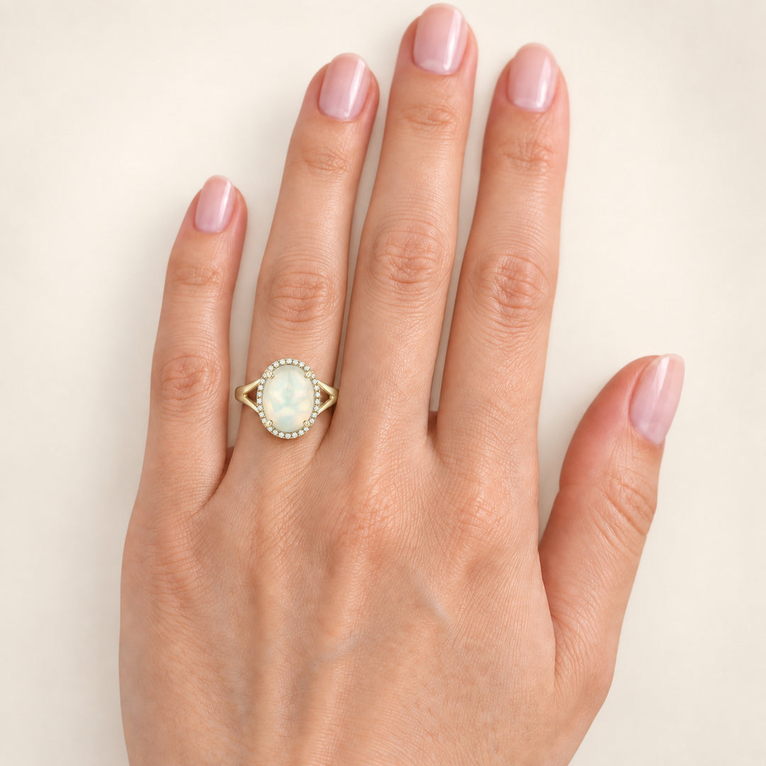 R1059 - 14K Gold Oval Ring