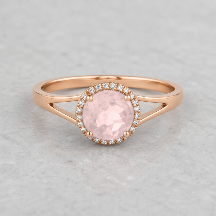 R1075 - 14K Gold Round Ring