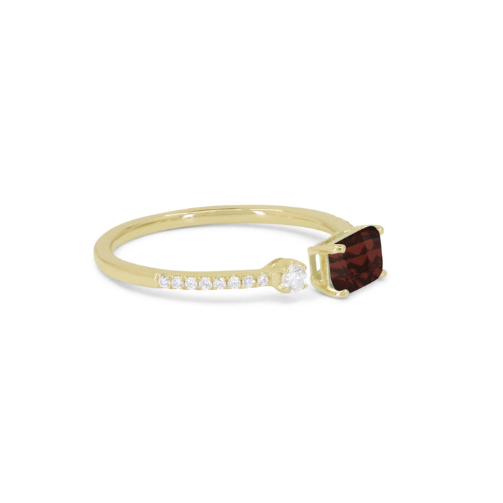 R1140 - 14K Gold Ring