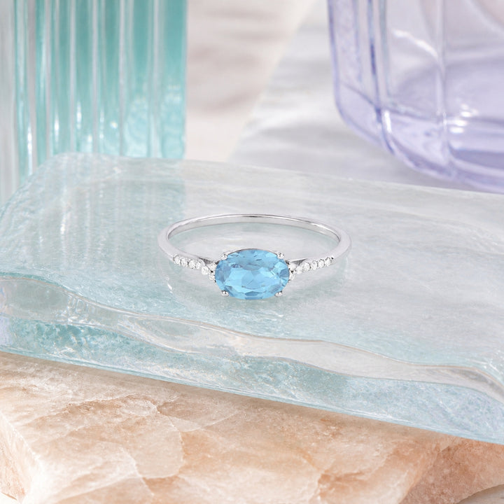 R1444 - 14K Gold Oval Ring