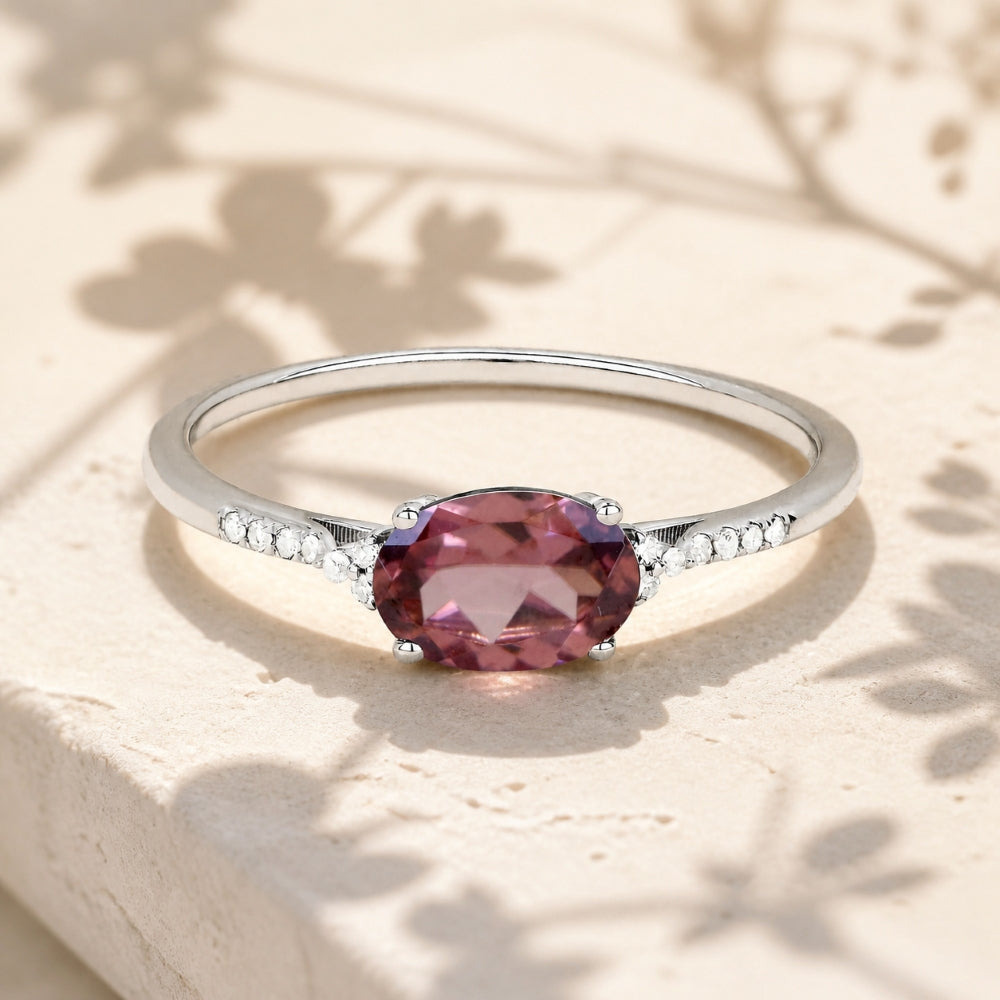 R1444 - 14K Gold Oval Ring