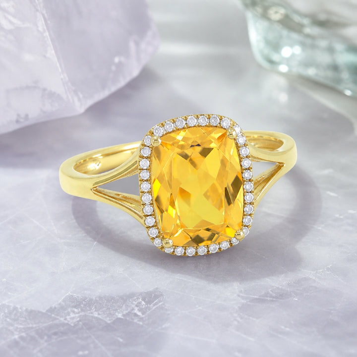 R1571 - 14K Gold Rectangle Ring