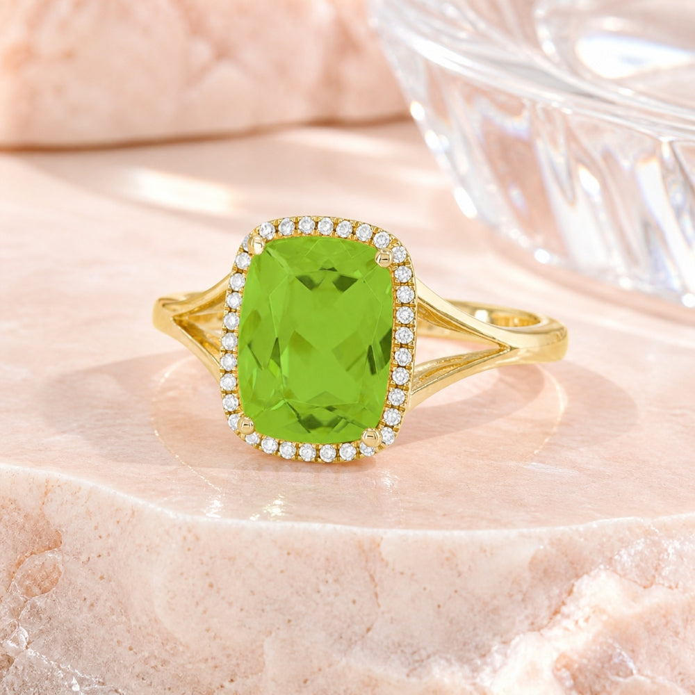 R1571 - 14K Gold Rectangle Ring