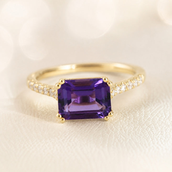R1642 - 14K Yellow Gold Ring