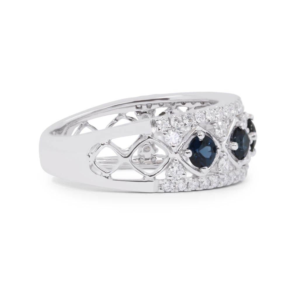 R1725 - 18K White Gold Sapphire Ring