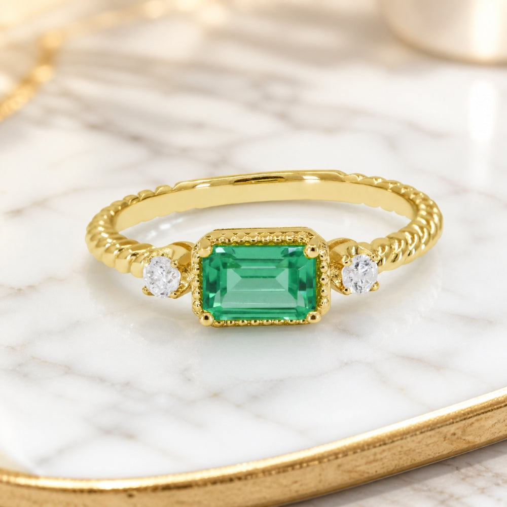 R1742 - 14K Gold Ring