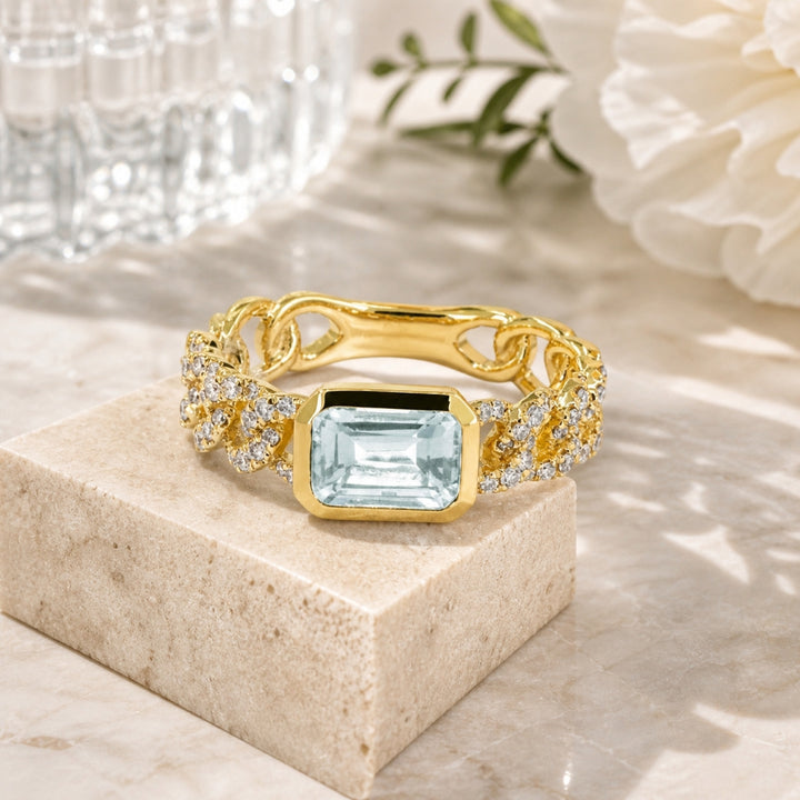 R1764 - 14K Gold Ring