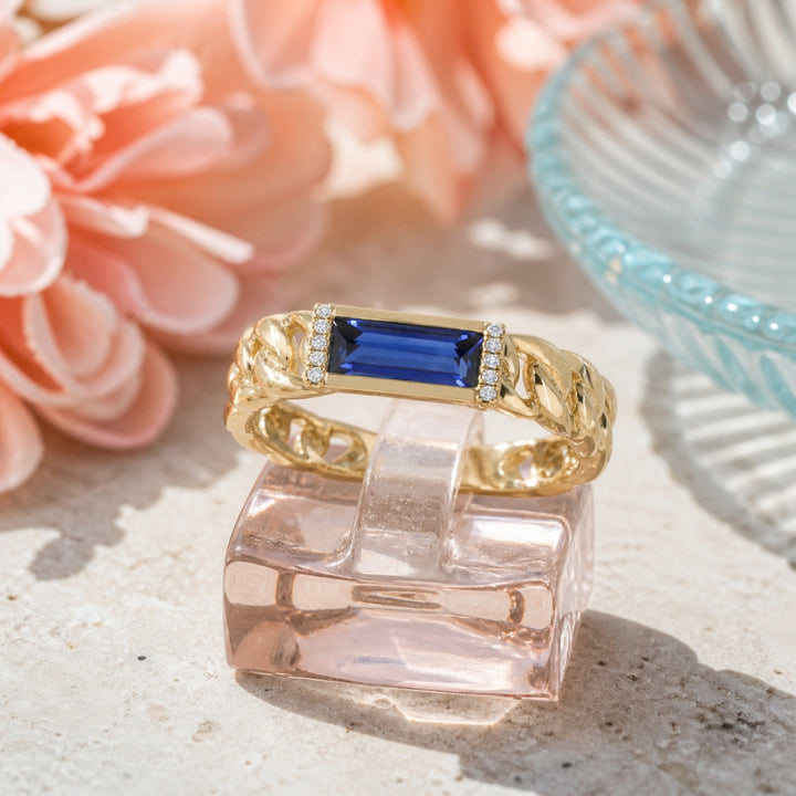 R1840 - 14K Yellow Gold Rectangle Ring